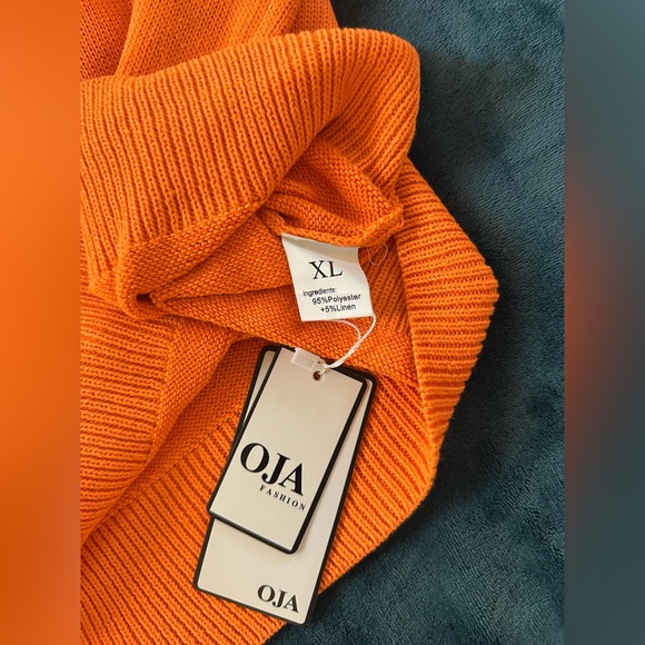 NWT Vibrant Orange Crew Neck Sweater - Picture 2 of 5
